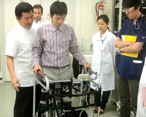 歩行再建ロボット