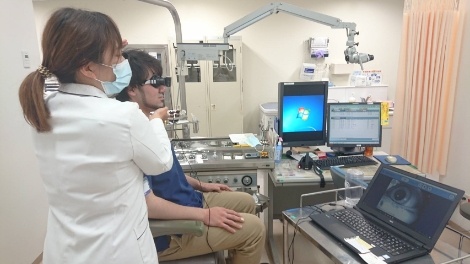 写真1：眼振検査