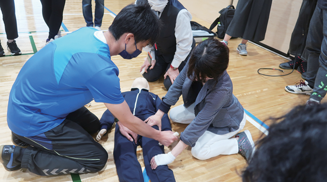 年間９９件の出張講義を実施