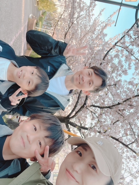 家族４人の集合写真