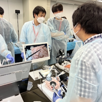 手術手技講習会の様子