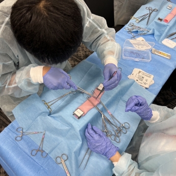 手術手技講習会の様子